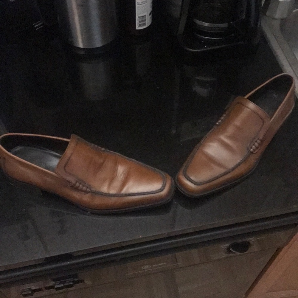 Donald J Pliner brown leather dress shoes. Size 11
